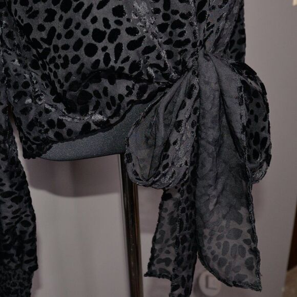 Maison Cinqcent Black Velvet Leopard Print Mock Neck Blouse Sz XS - Picture 6 of 8